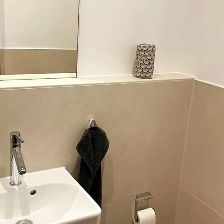 Verwunsches Haus Mit Parkplatz In Bester Lage Markkleeberg